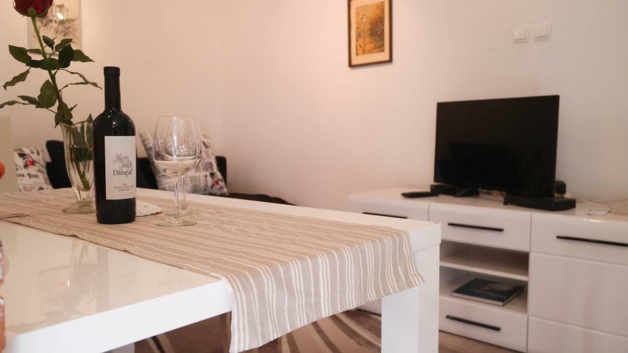 Sofija Old Center Apartment Zara Esterno foto